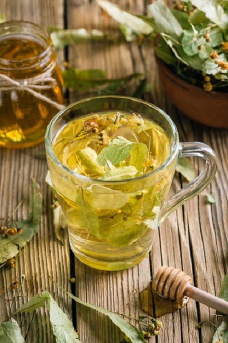 trà hoa Linden giúp giảm lo lắng